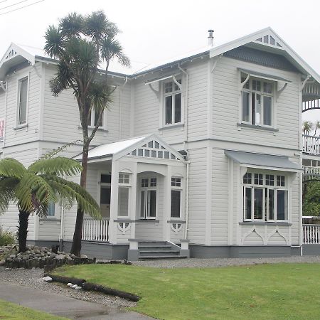 Wayne'S World Westport Hostel Екстериор снимка